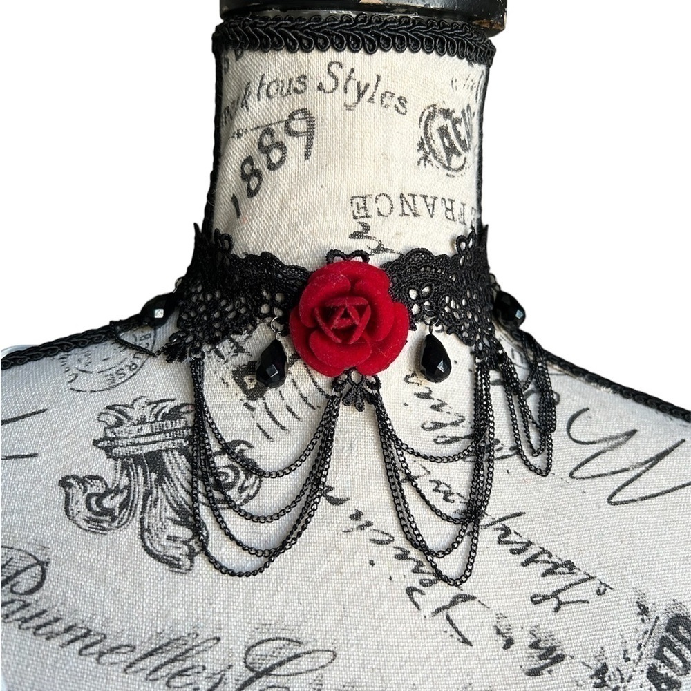 Rose choker